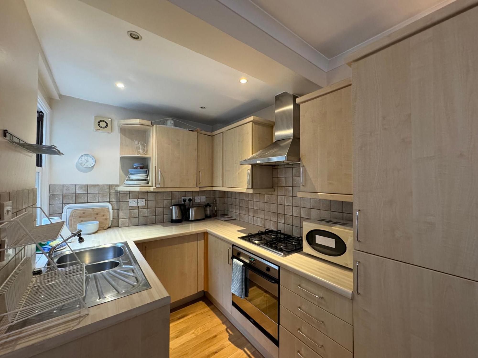 Bright 2 Bedroom Flat In Londres